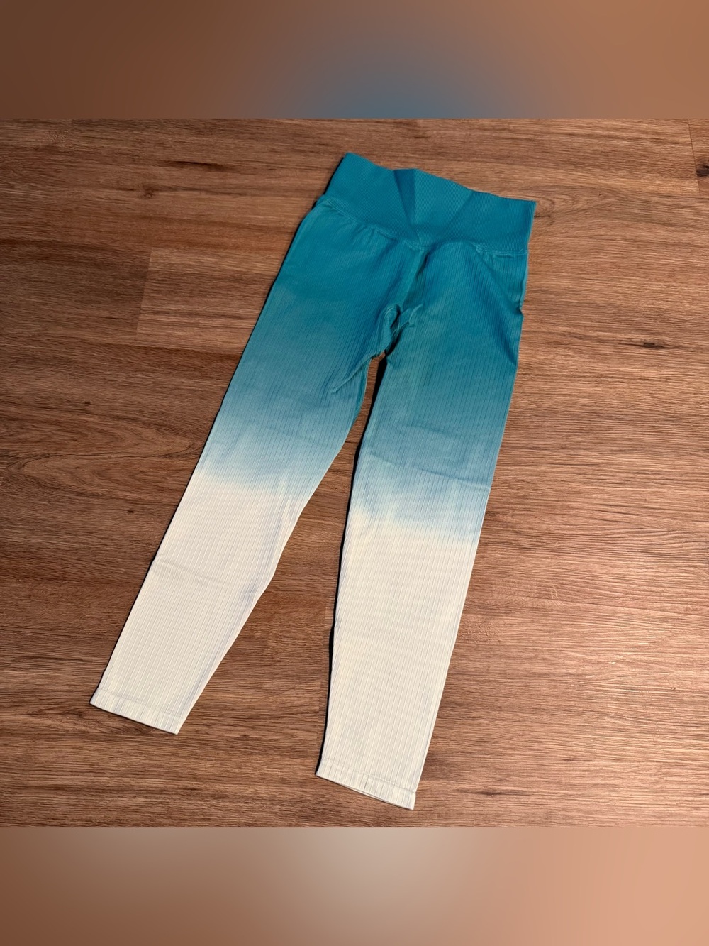 PINK Victoria's Secret Teal-to-White Ombre Ribbed Leggings